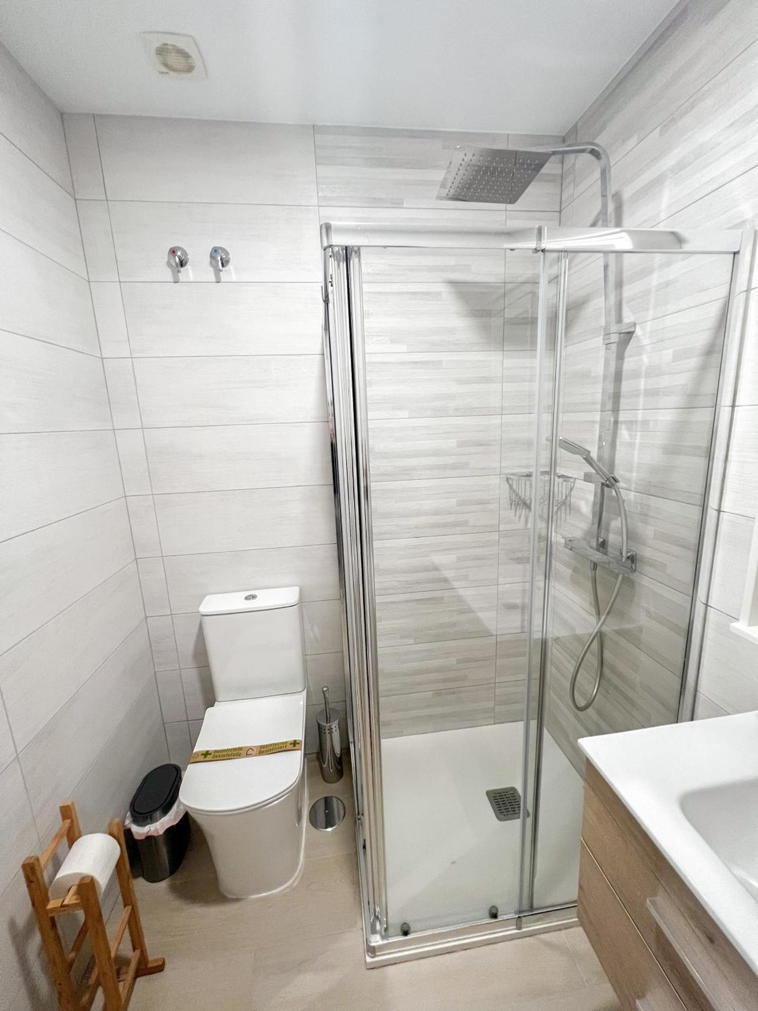 Апартаменты Cozy And Modern Family Flat Carihuela Торремолинос Экстерьер фото